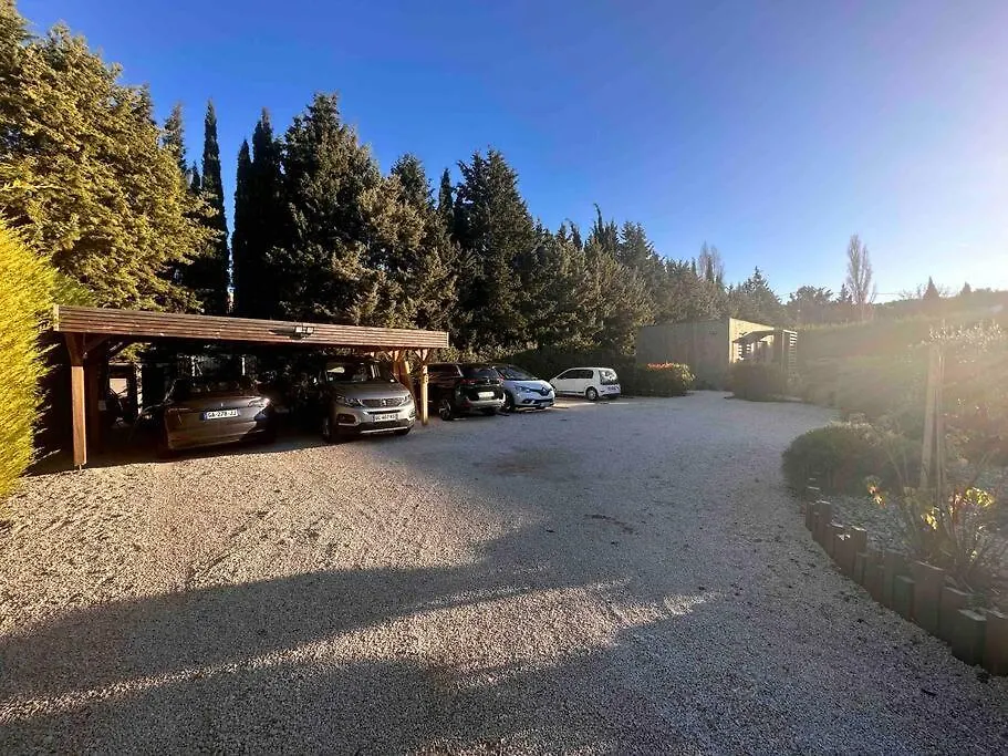 Villa Gioia + Chalet, Piscine, Petanque, Jacuzzi & Brasero Bouc-Bel-Air