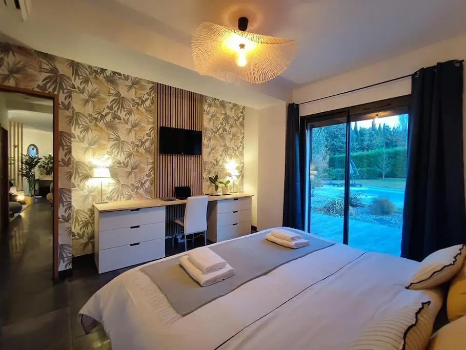Villa Gioia + Chalet, Piscine, Petanque, Jacuzzi & Brasero Bouc-Bel-Air