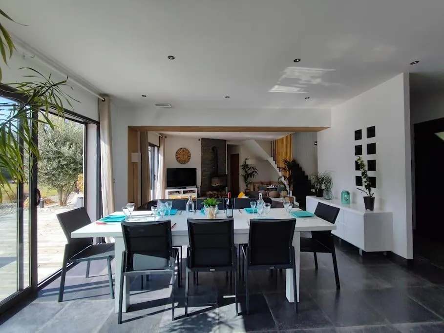 Villa Gioia + Chalet, Piscine, Petanque, Jacuzzi & Brasero Bouc-Bel-Air