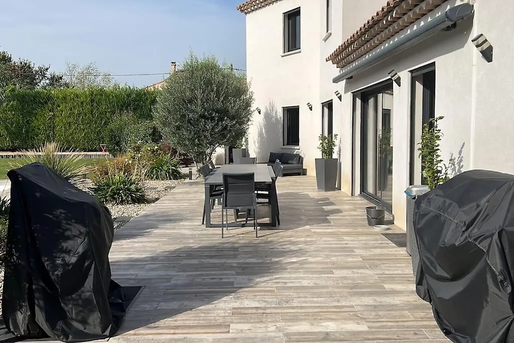 Villa Gioia + Chalet, Piscine, Petanque, Jacuzzi & Brasero Bouc-Bel-Air
